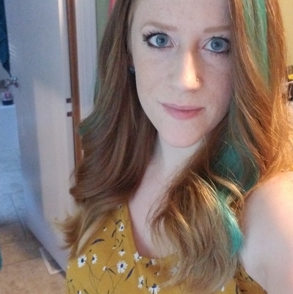 Meet your Posher, DeAnna - Picture 2 of 7